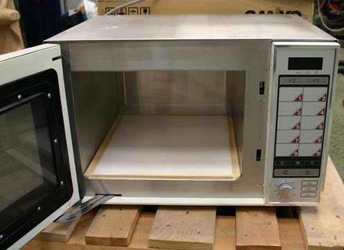 Grossraum Gewerbe Mikrowelle<br>SANYO EM-C 2000<br>Gebrauchtger�t
