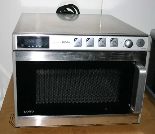 1.800 Watt Gewerbe Mikrowelle Sanyo EM-C 1800MK Gebrauchtgerät